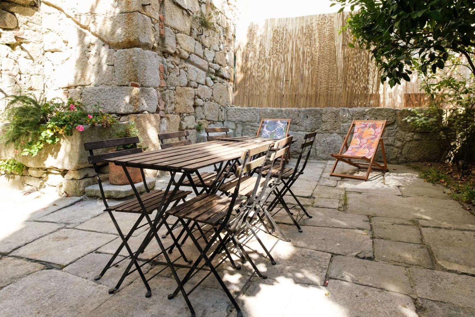 Сasa de vacaciones Guestready - Historic Courtyard Townhouse Oporto