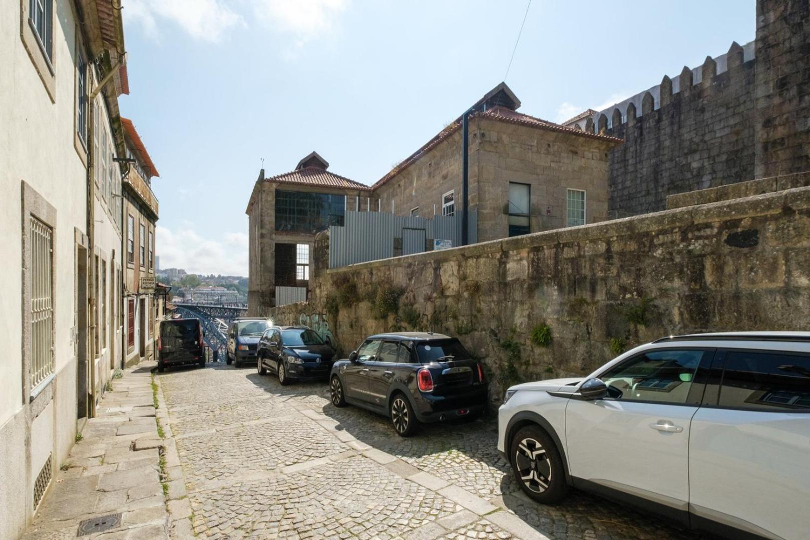 Сasa de vacaciones Guestready - Historic Courtyard Townhouse *