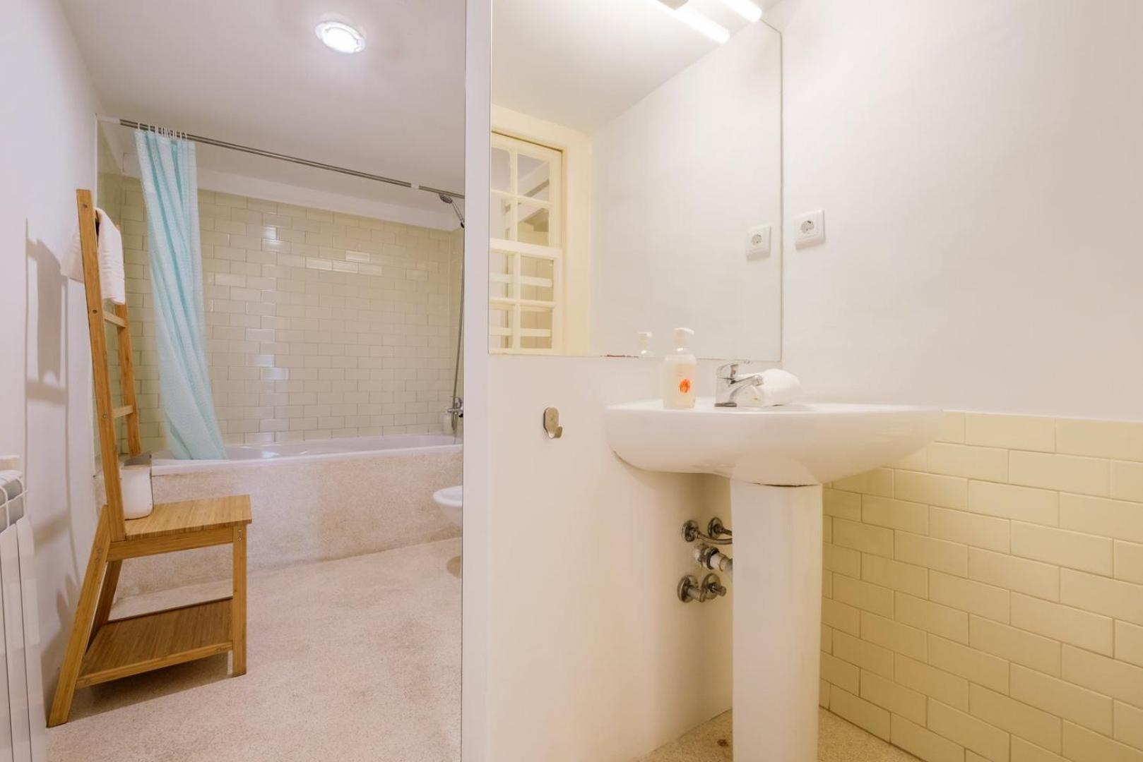 Сasa de vacaciones Guestready - Historic Courtyard Townhouse *