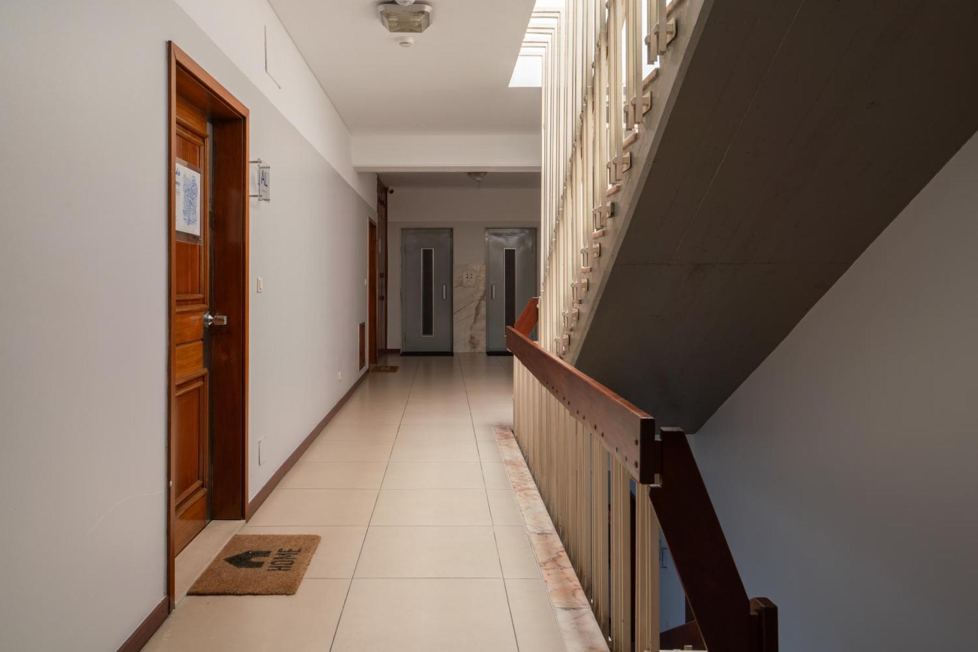 Host Wise - Sunny Bright Flat W Balcony Oporto