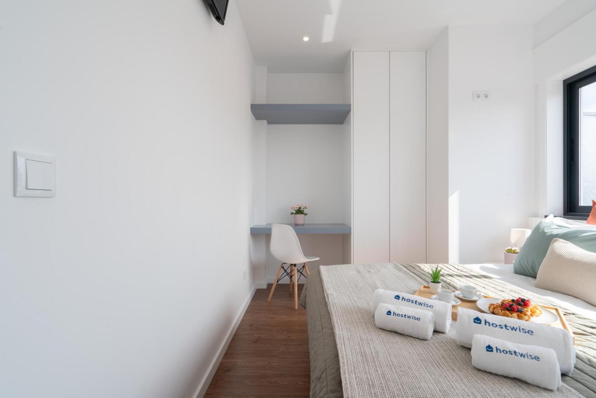 Host Wise - Sunny Bright Flat W Balcony Apartamento