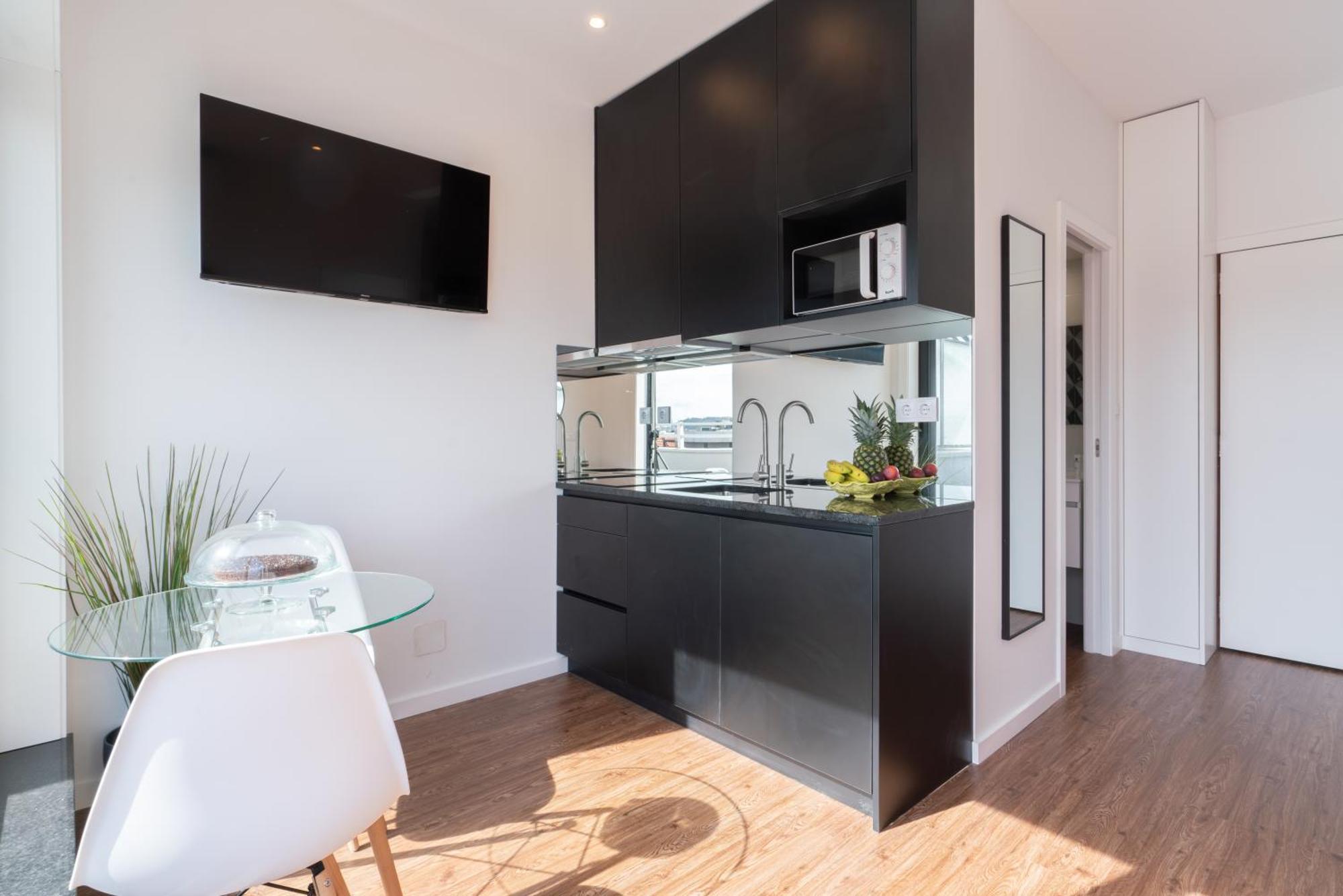 Apartamento Host Wise - Sunny Bright Flat W Balcony