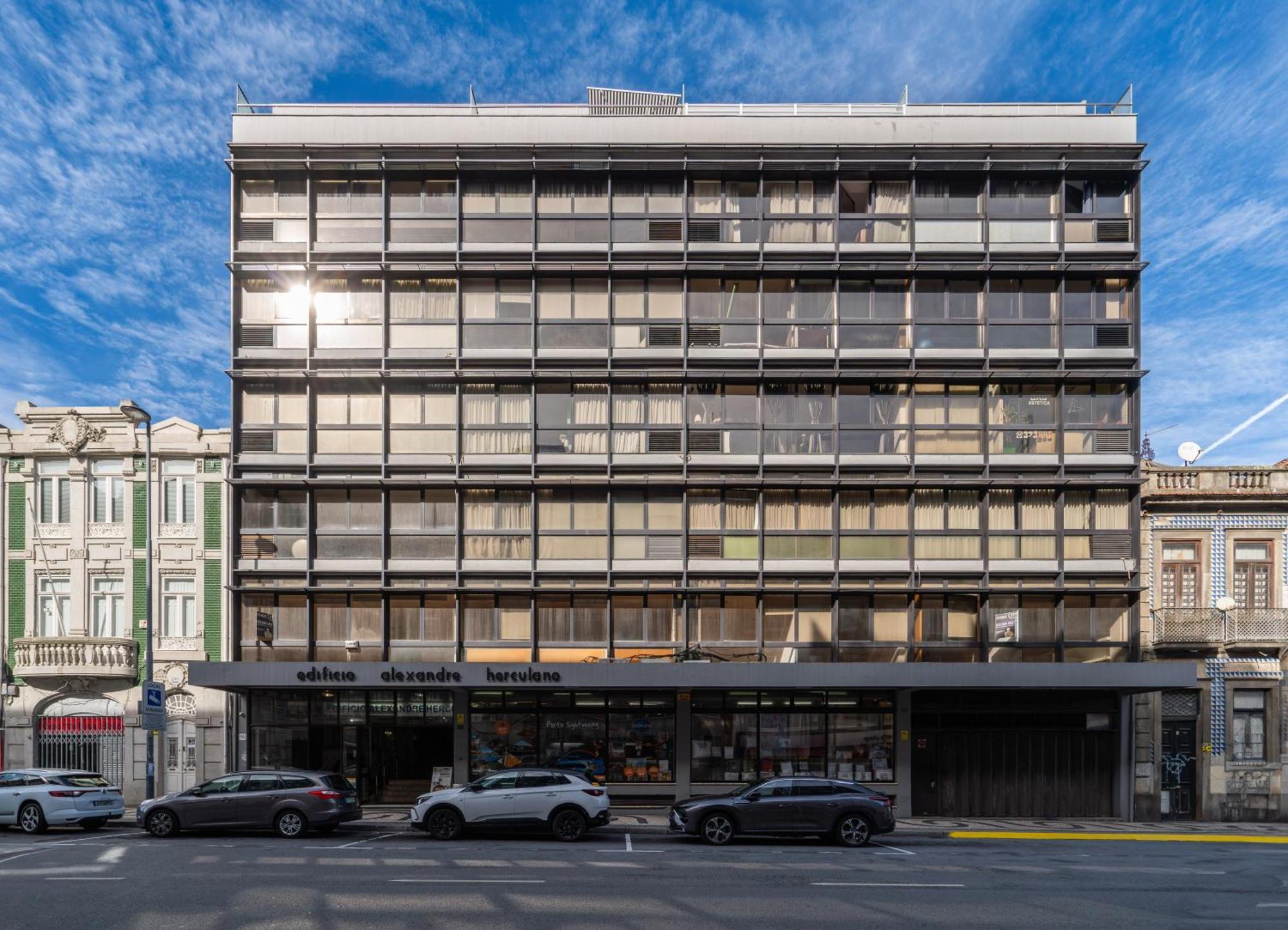 Host Wise - Sunny Bright Flat W Balcony Oporto
