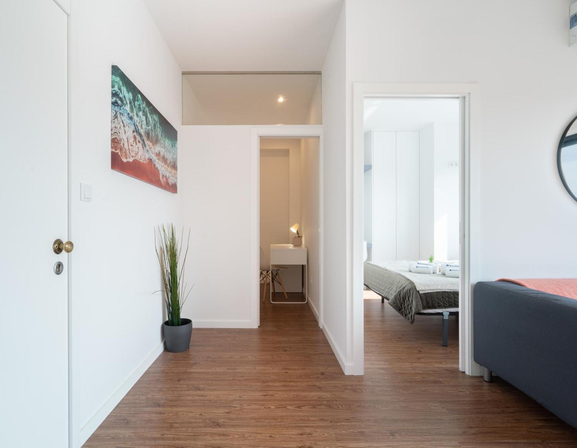 Host Wise - Sunny Bright Flat W Balcony Apartamento