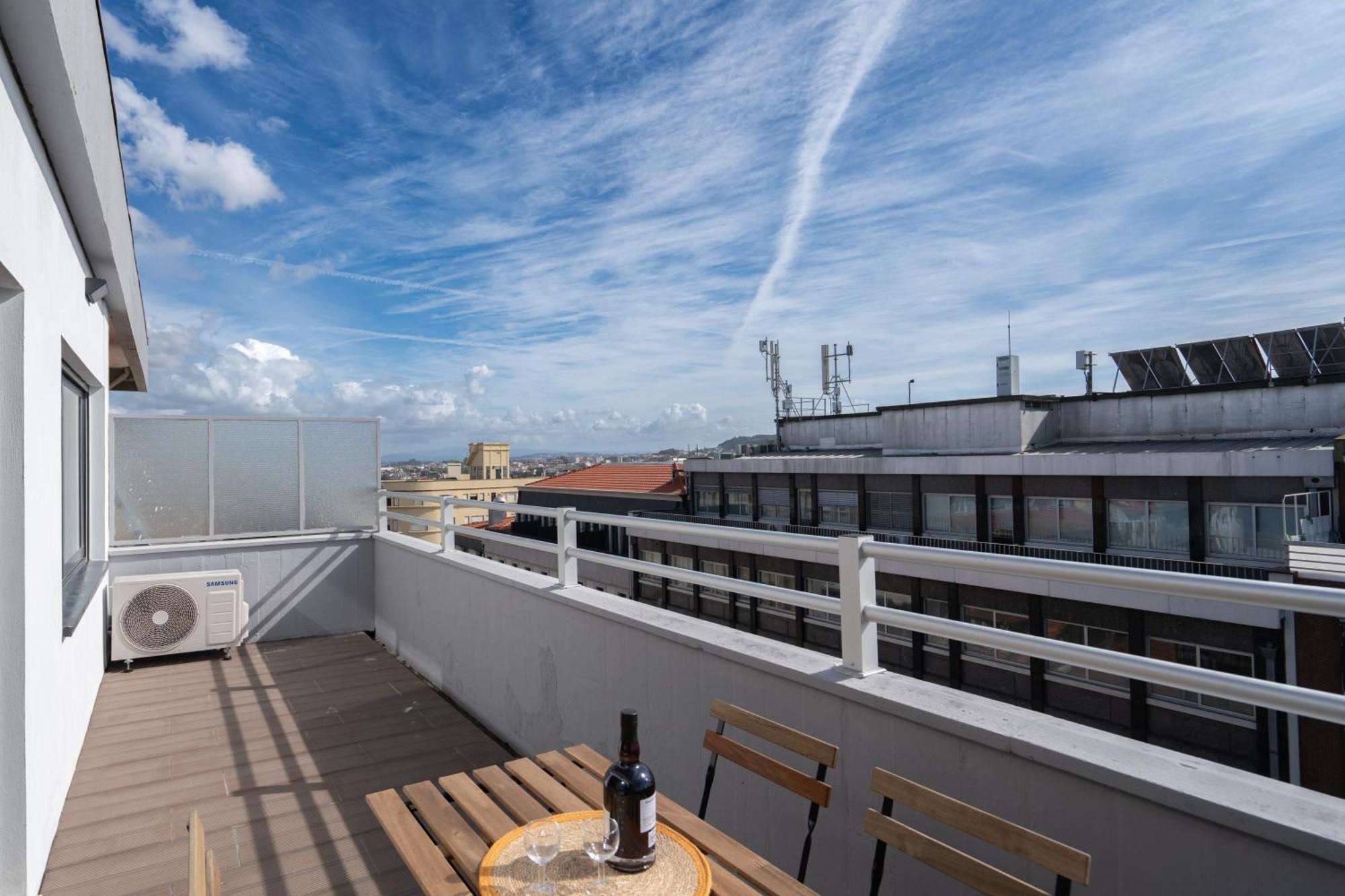 Host Wise - Sunny Bright Flat W Balcony Apartamento