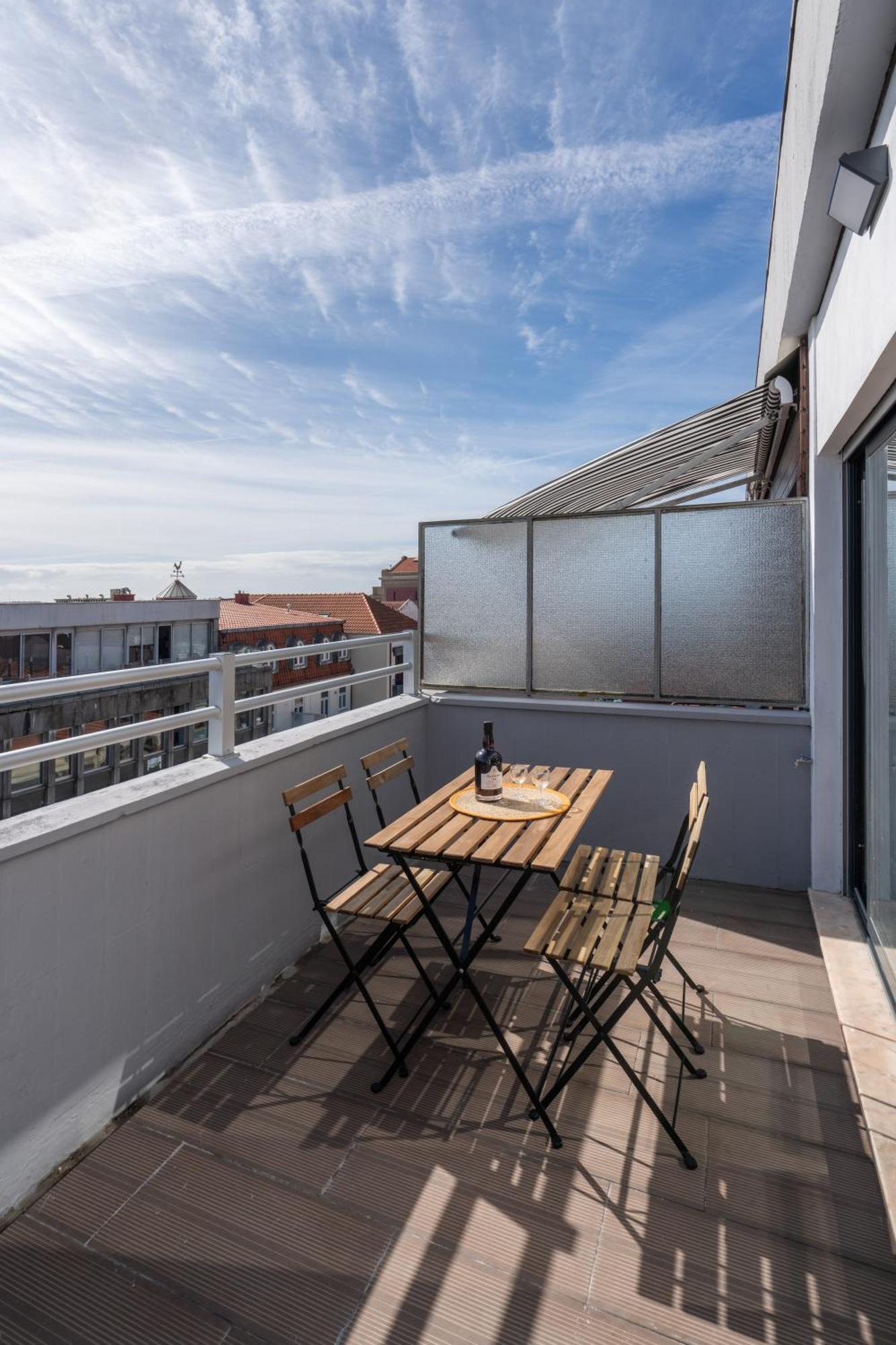 Apartamento Host Wise - Sunny Bright Flat W Balcony Oporto