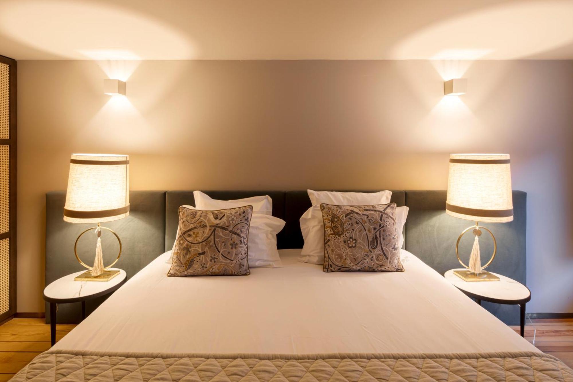 Condes de Azevedo Palace Apartments *
