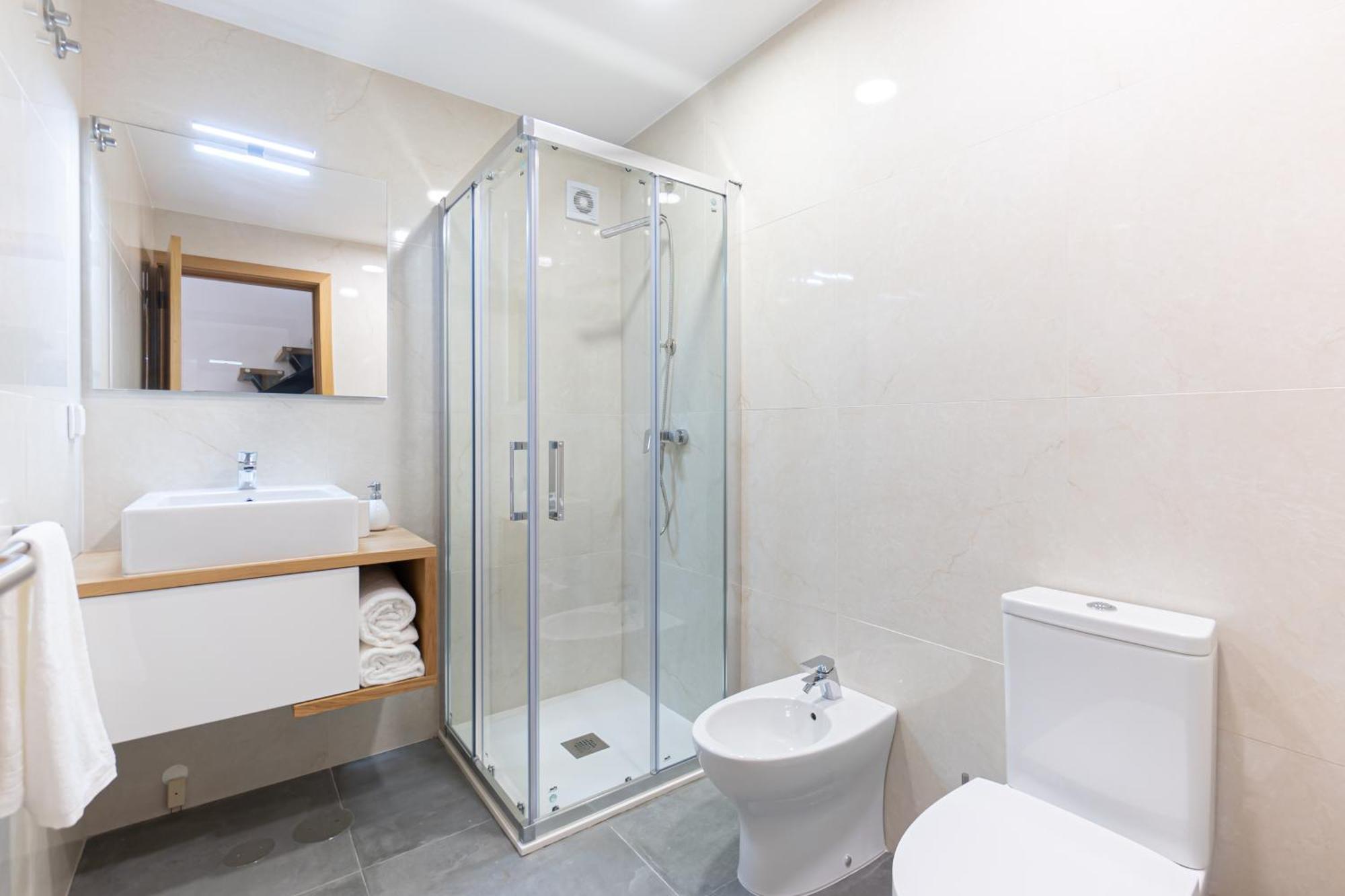 Host Wise - Urban Comfort House * Porto