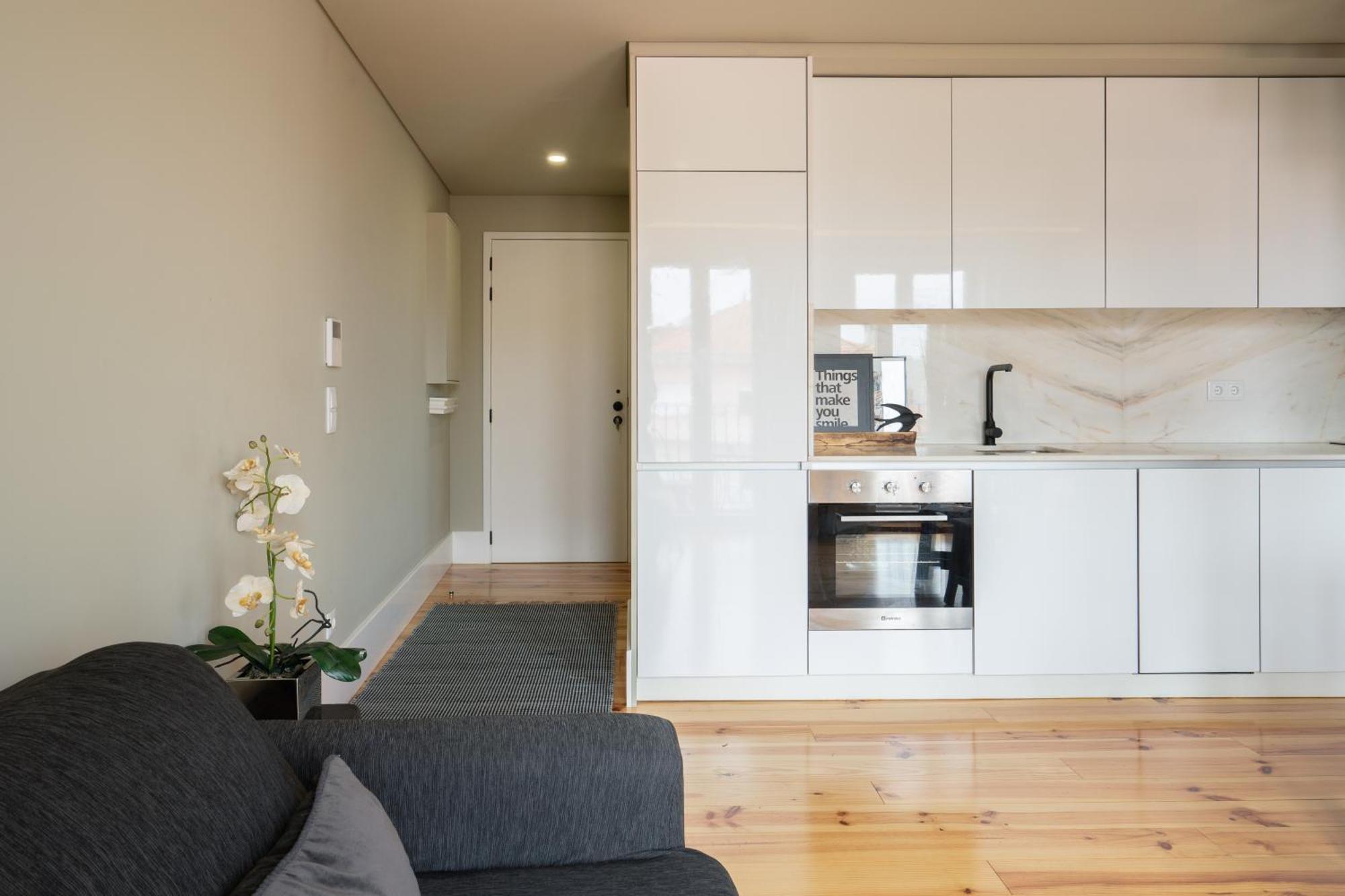 Host Wise - Modern Design Duplex W Balcony * Oporto