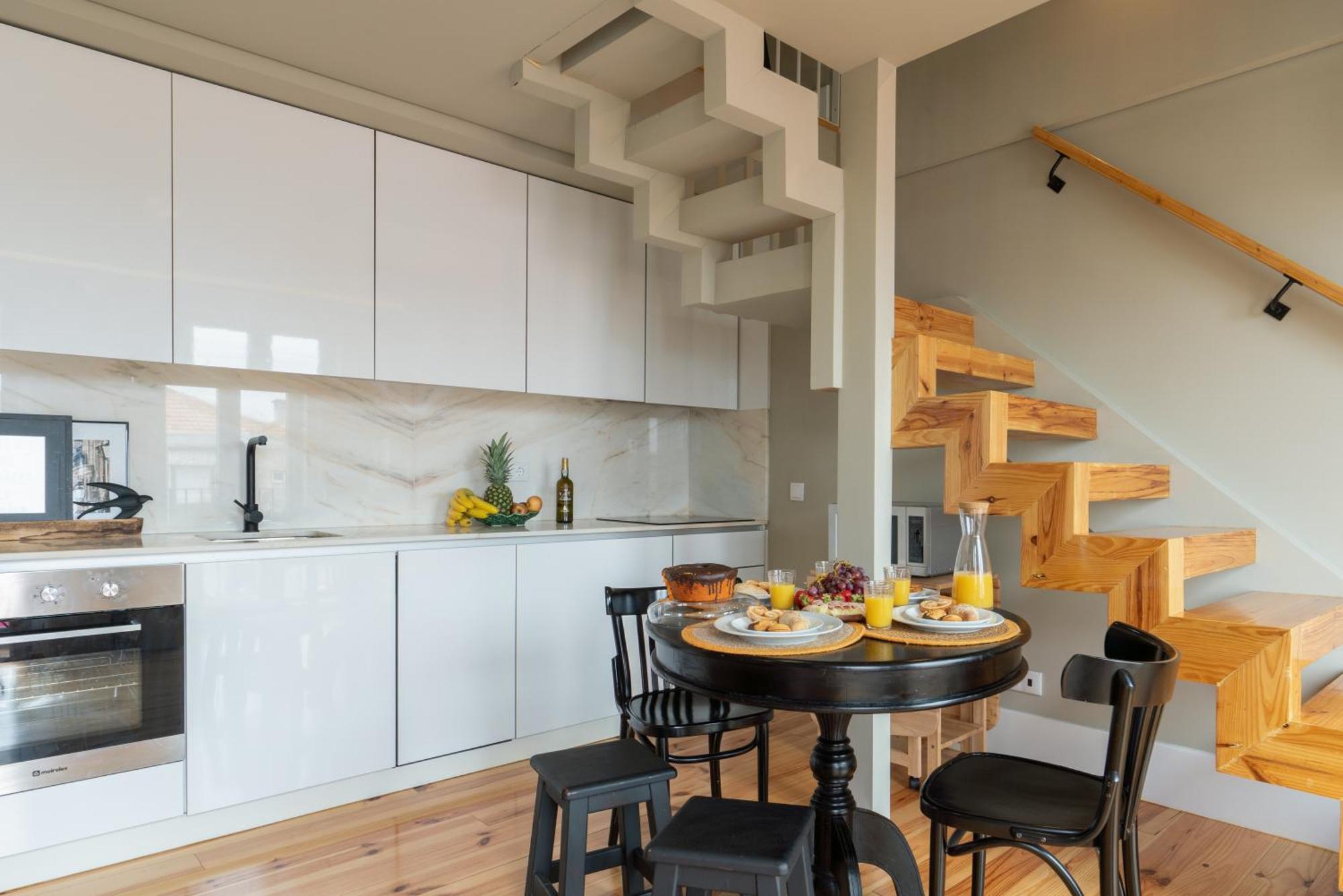 Host Wise - Modern Design Duplex W Balcony Apartamento Oporto