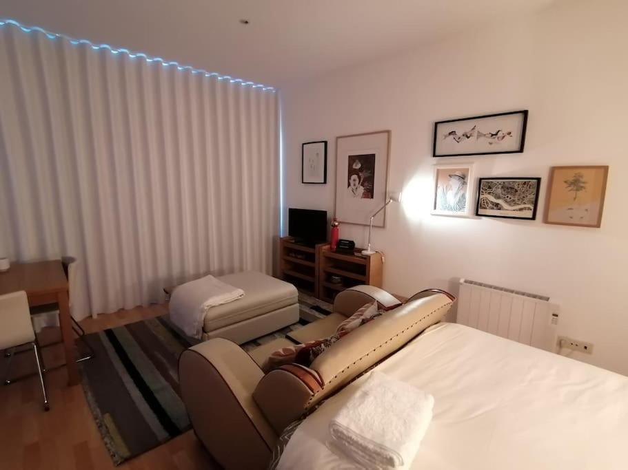 Apartamento Sunny Priorado Vintage With Balcony