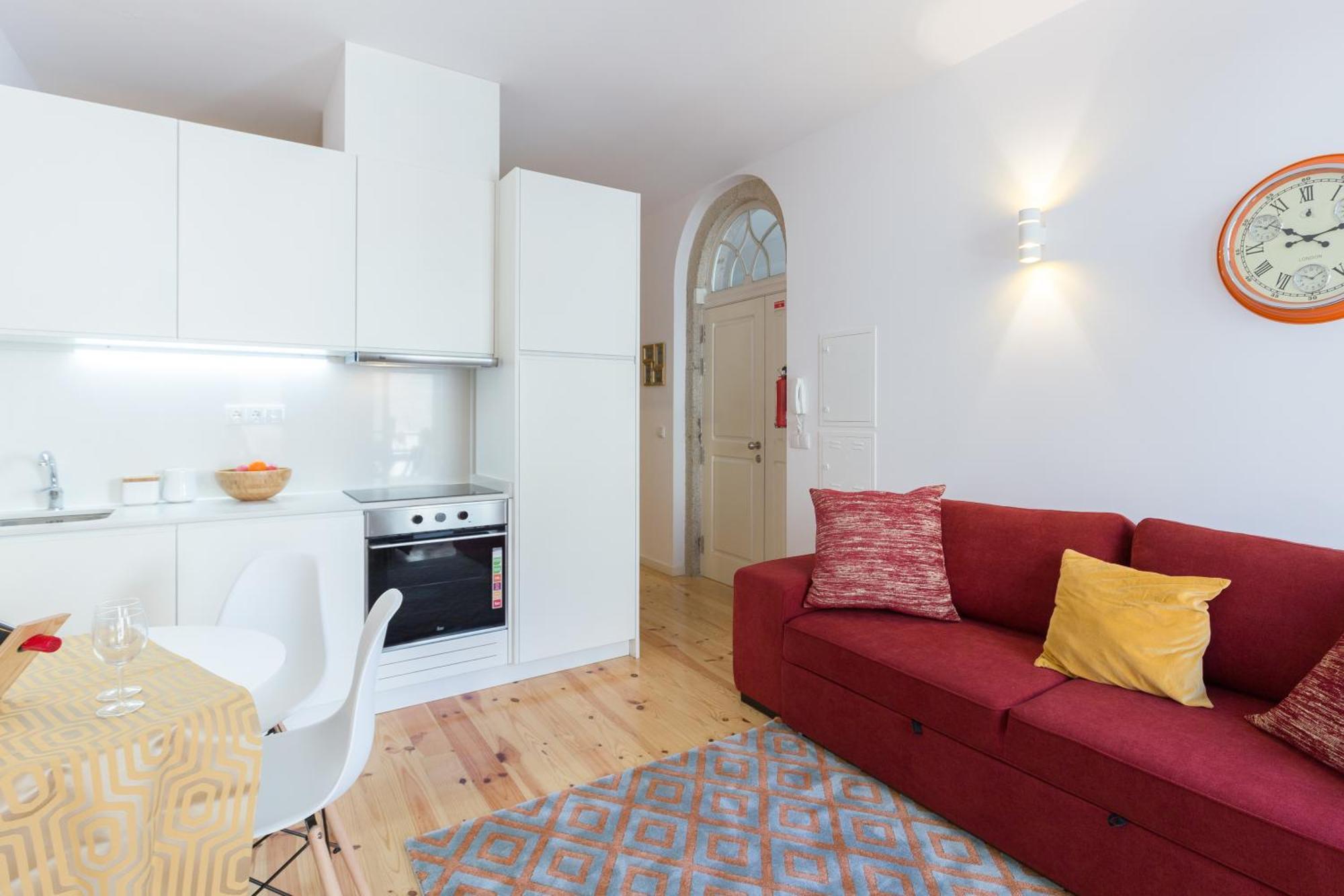 Host Wise - Spacious Bright Flat - Terrace * Oporto