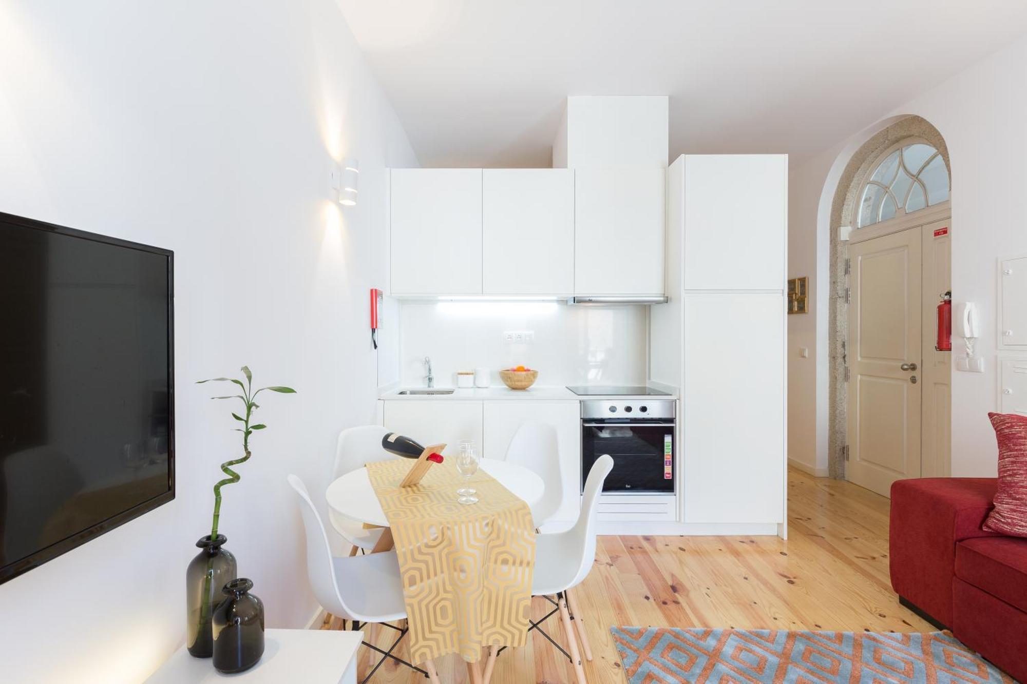 Host Wise - Spacious Bright Flat - Terrace *