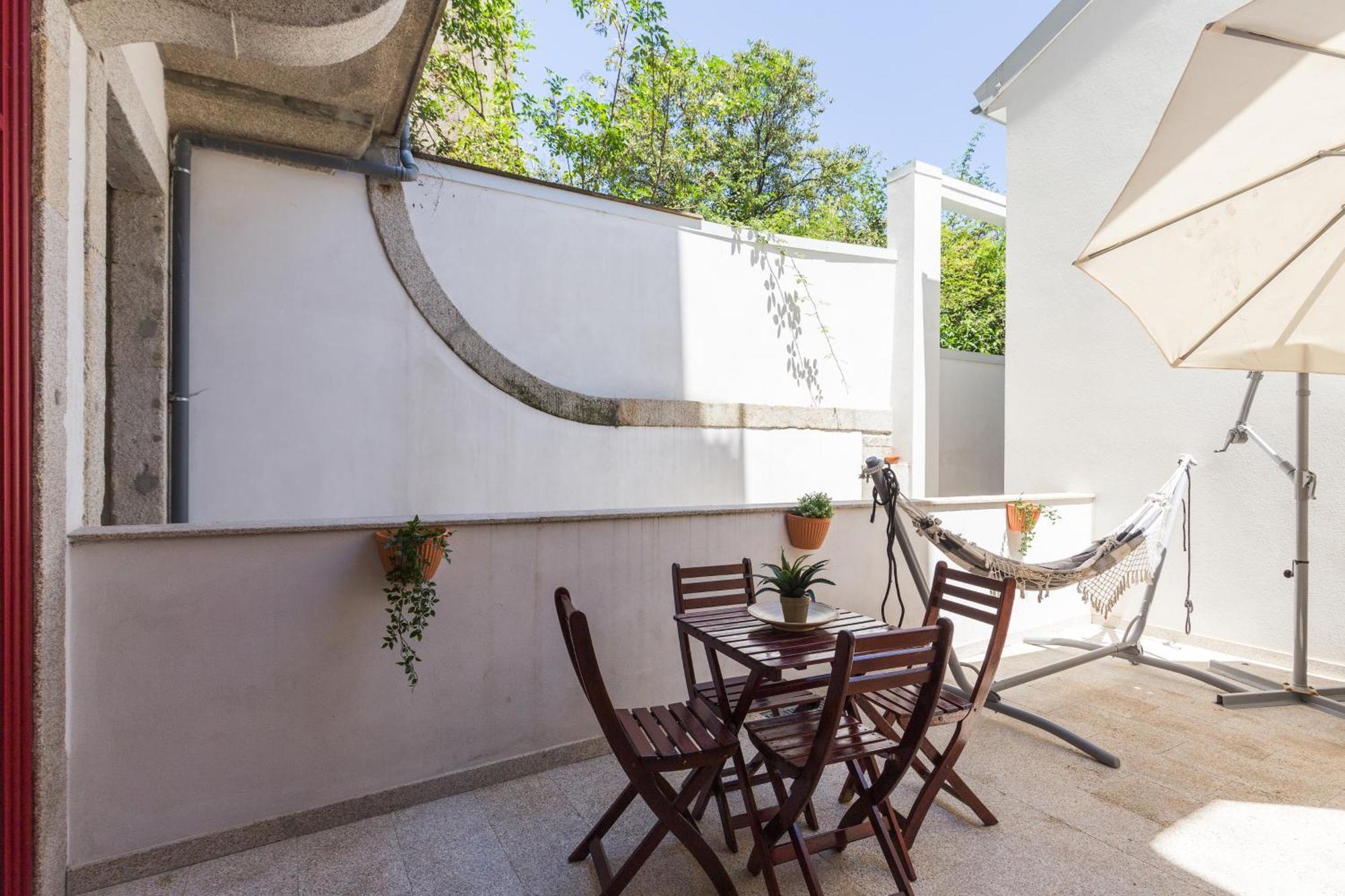 Host Wise - Spacious Bright Flat - Terrace * Oporto