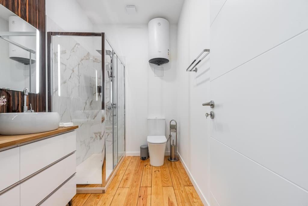 Charming 2br W Terrace & Garden Apartamento *