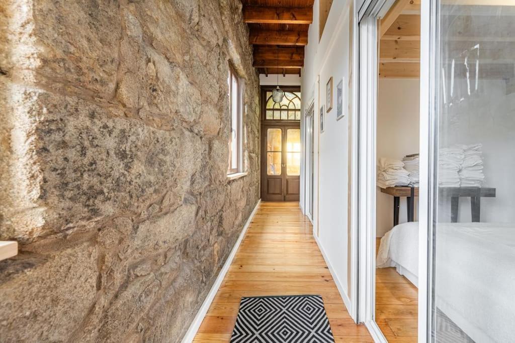 Charming 2br W Terrace & Garden Apartamento