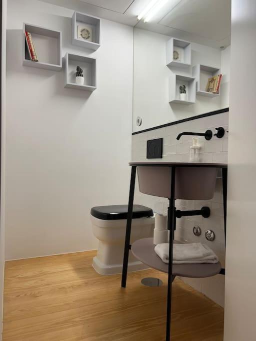 Get Bindings And Books On Duplex * Oporto