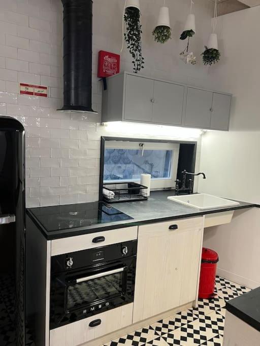 Get Bindings And Books On Duplex * Oporto