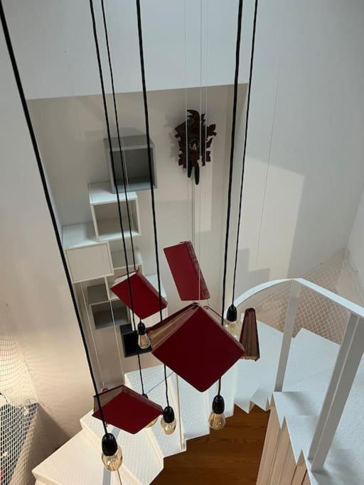 Get Bindings And Books On Duplex Apartamento