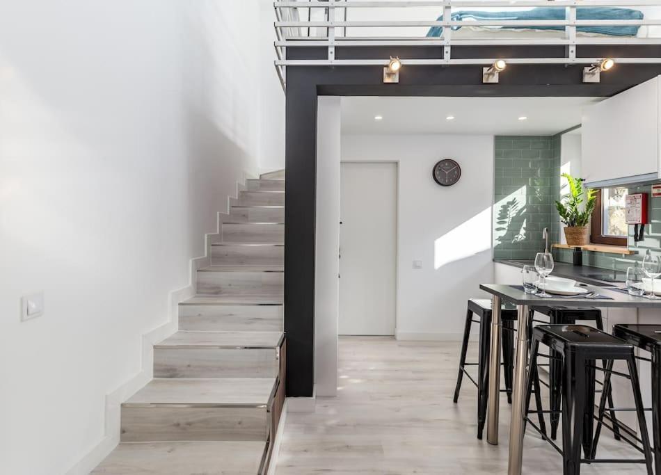 Apartamento Chic Loft With Garden, Sleeps 4