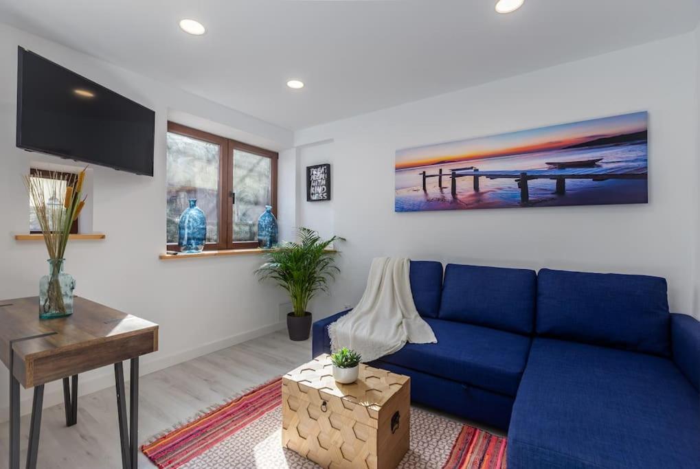 Apartamento Chic Loft With Garden, Sleeps 4 *