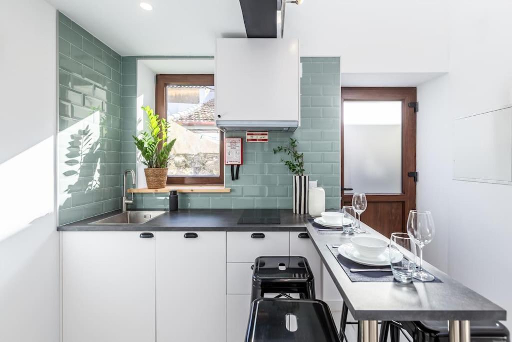 Apartamento Chic Loft With Garden, Sleeps 4 *