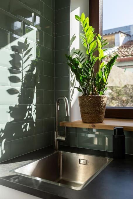 Chic Loft With Garden, Sleeps 4 Apartamento