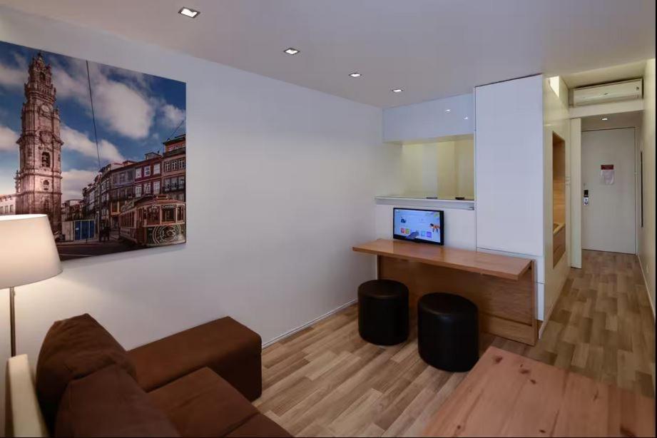 Space Shuttle - Tiny House * Oporto