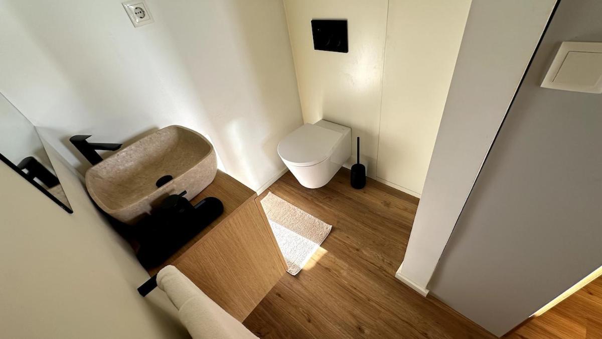 - With Ac, Parking And Balcony Oporto
