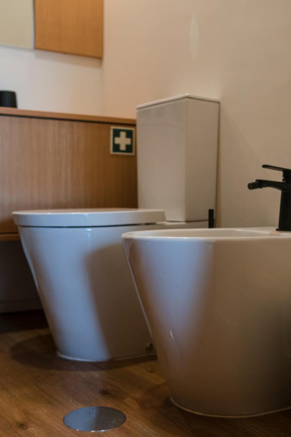 - With Ac, Parking And Balcony Apartamento