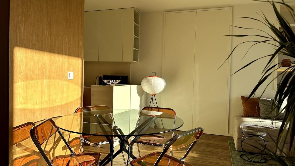 Apartamento - With Ac, Parking And Balcony *