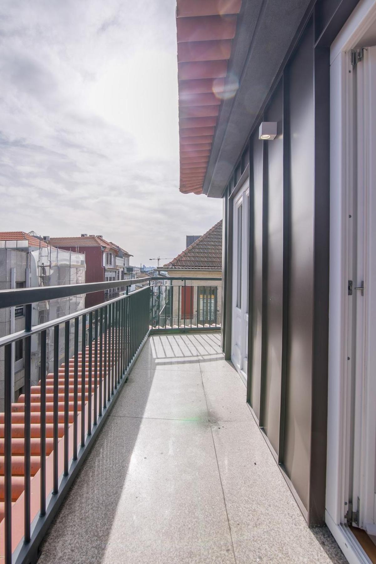 Almada Prime Ii * Porto