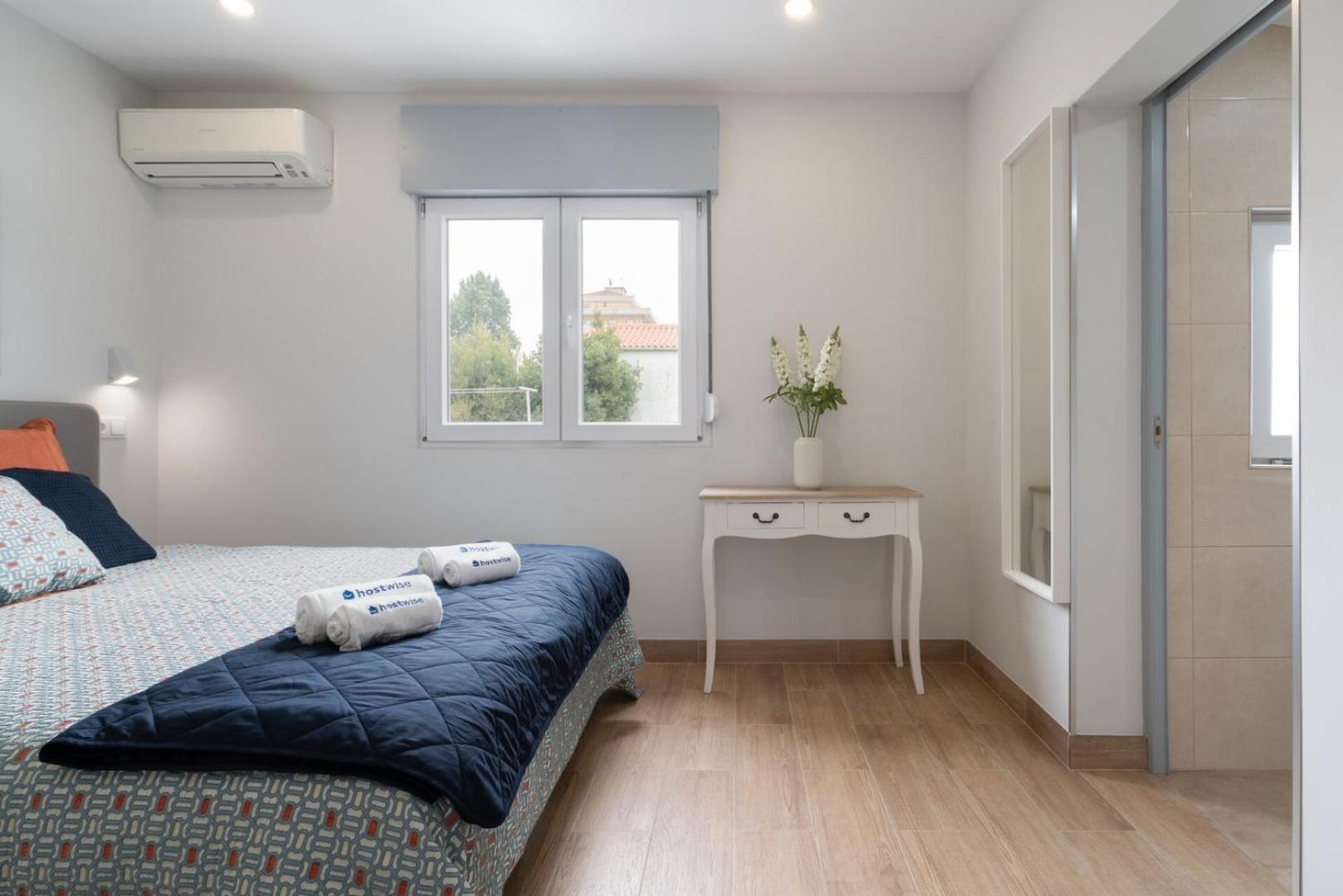 Hostwise - Charming Bright House W/ Garden Casa de férias *
