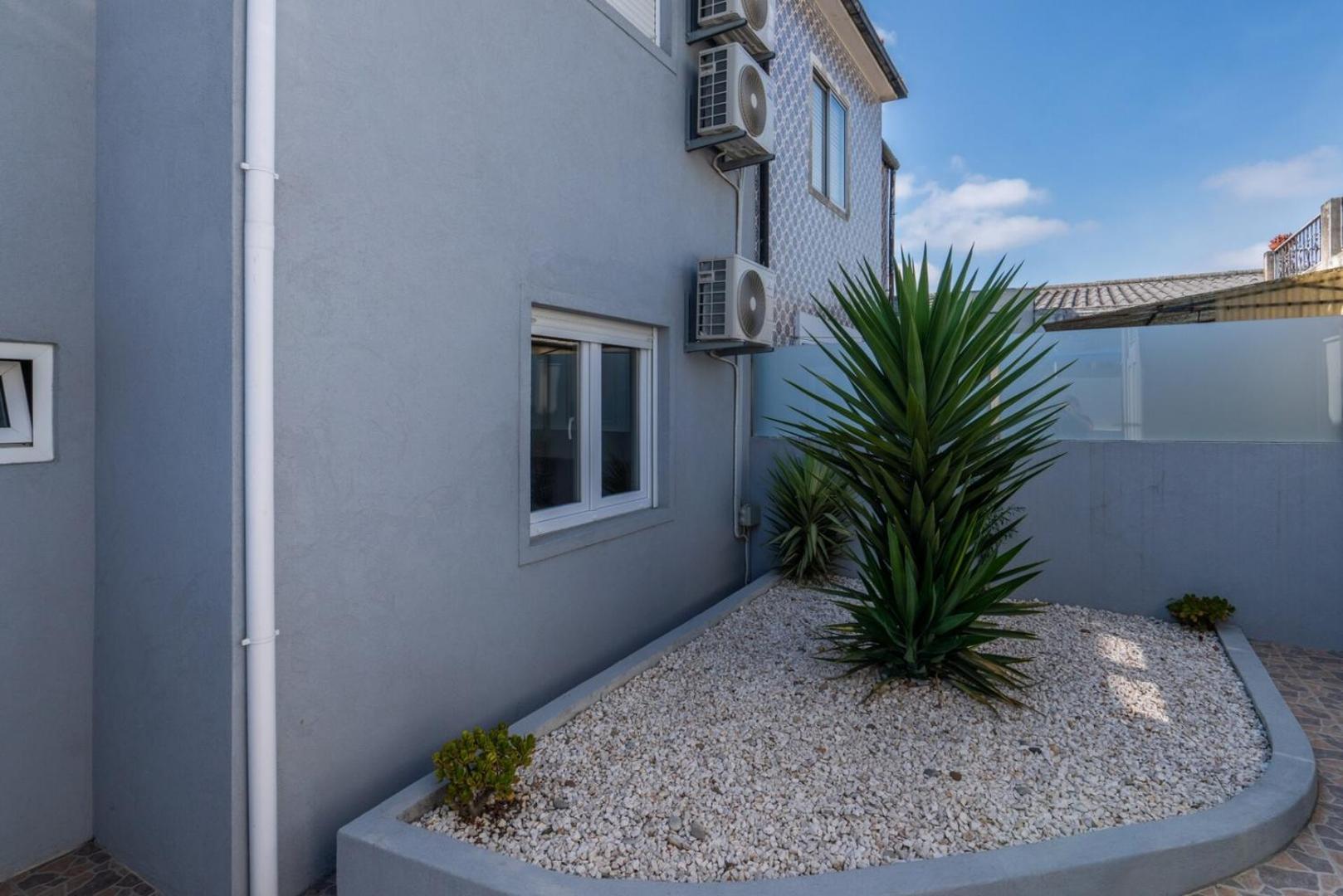 Hostwise - Charming Bright House W/ Garden Casa de Férias *