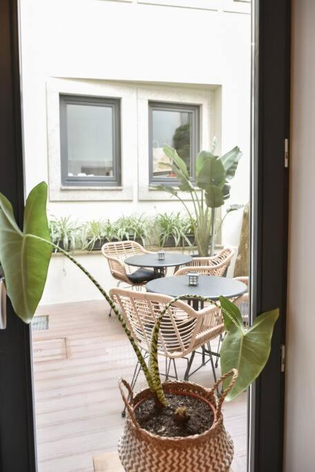 Apartamento With Balcony In The Center Of *