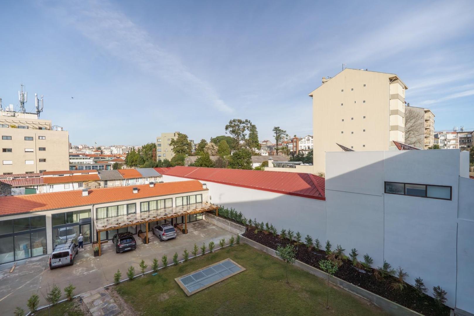 Host Wise - Stylish In Downtown Oporto