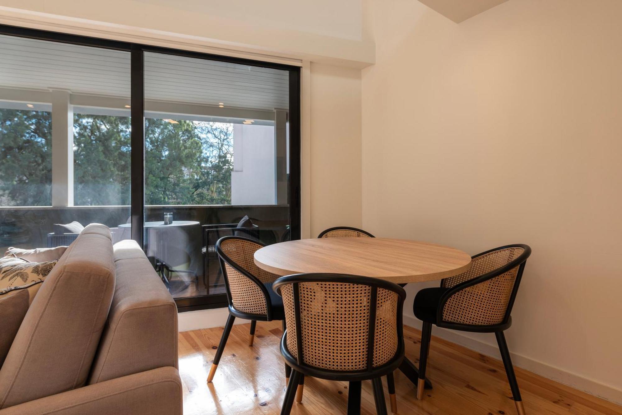 Apartamento Luxe With Shared Pool And Garden *