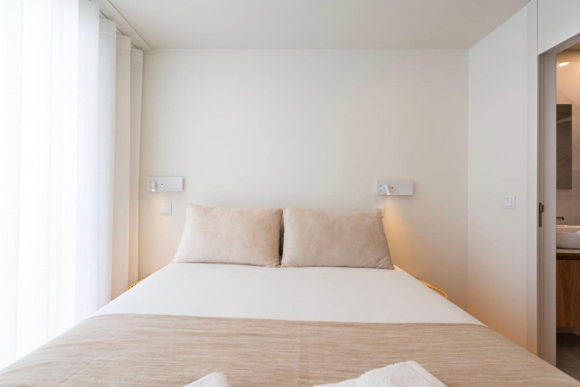 Luxe With Shared Pool And Garden * Oporto