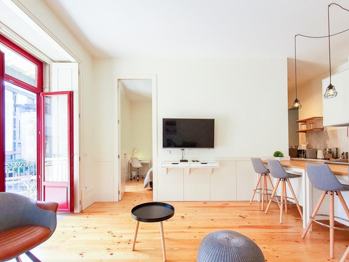 Comfortable Flat, Cozy Balcony Close To Aliados Av Oporto