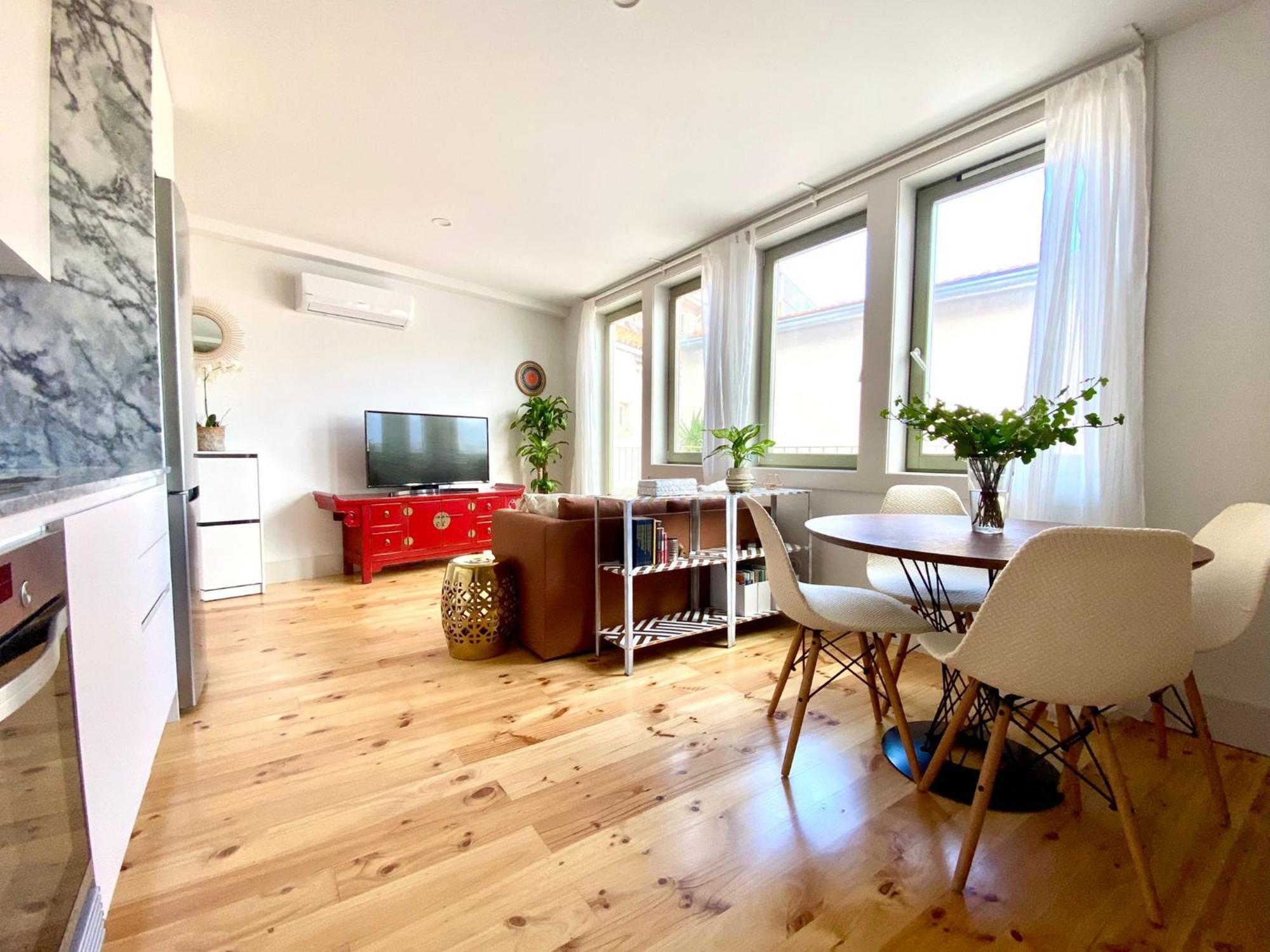 Sky Is The Limit With Ac And Balcony Apartamento Porto