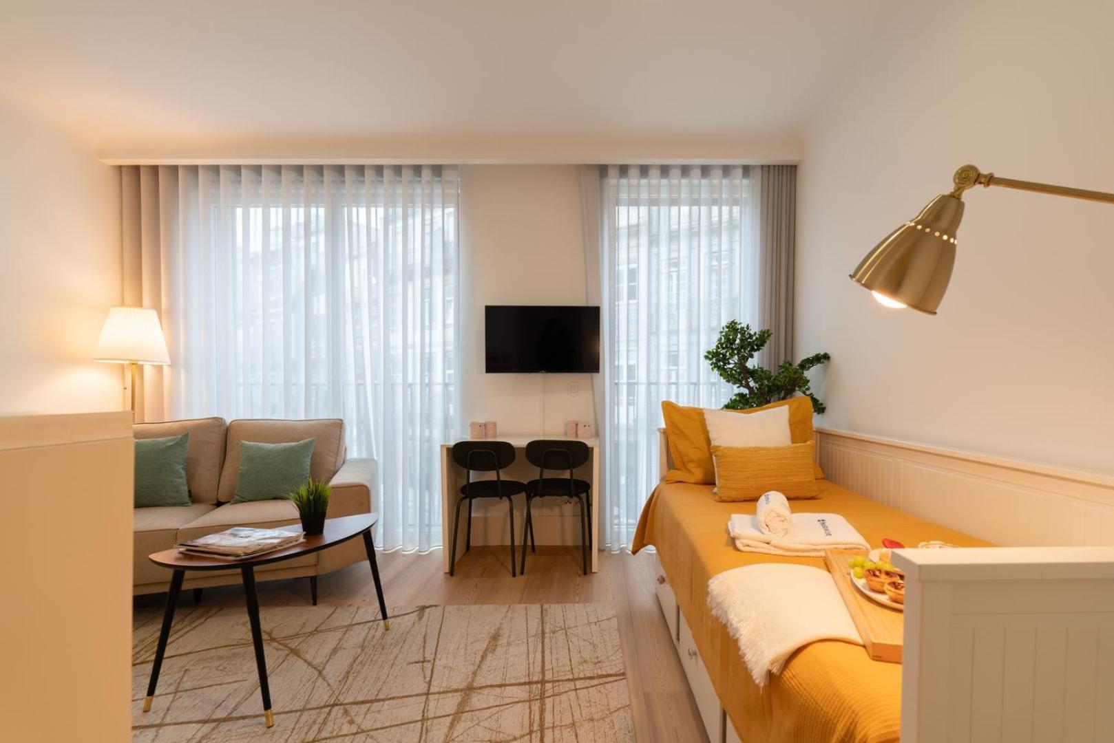 Hostwise - Stylish & Bright Apartamento