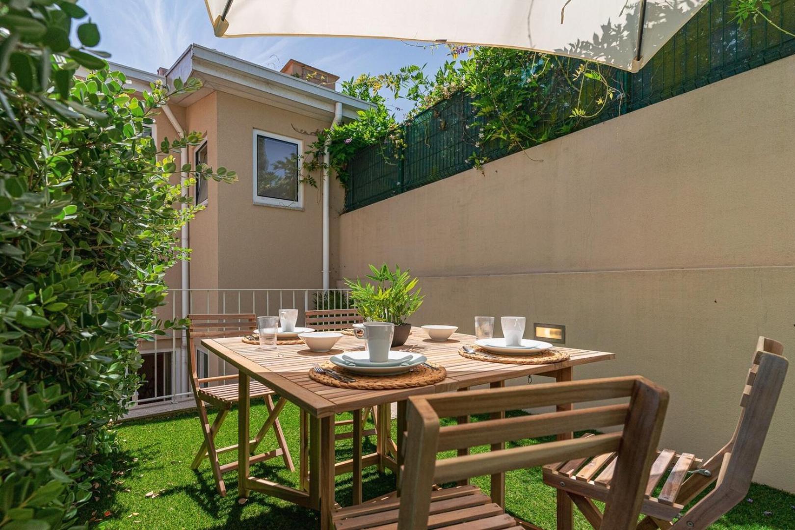 Apartamento With Beautiful Garden In The Heart Of The