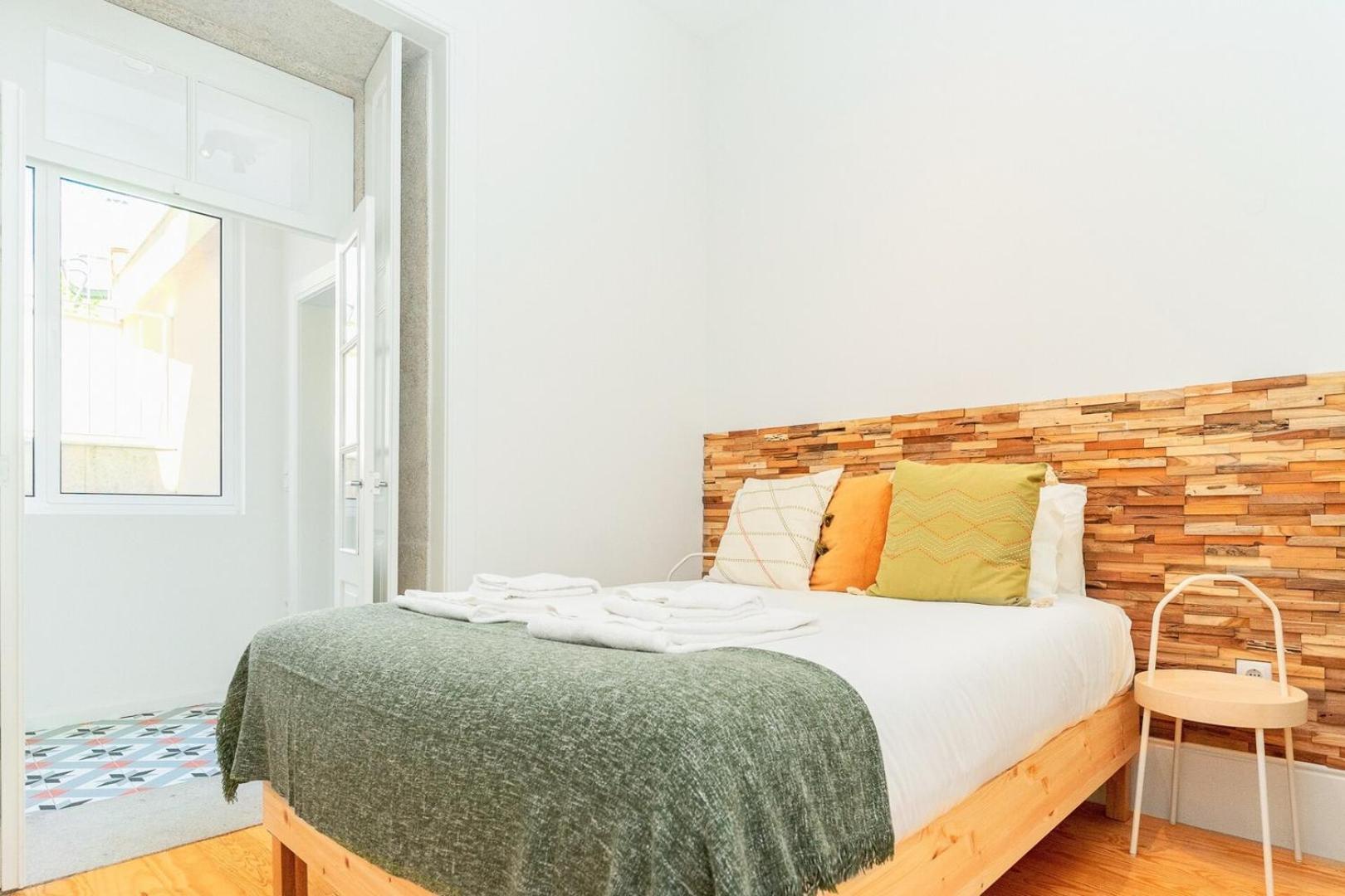 With Beautiful Garden In The Heart Of The Apartamento Oporto