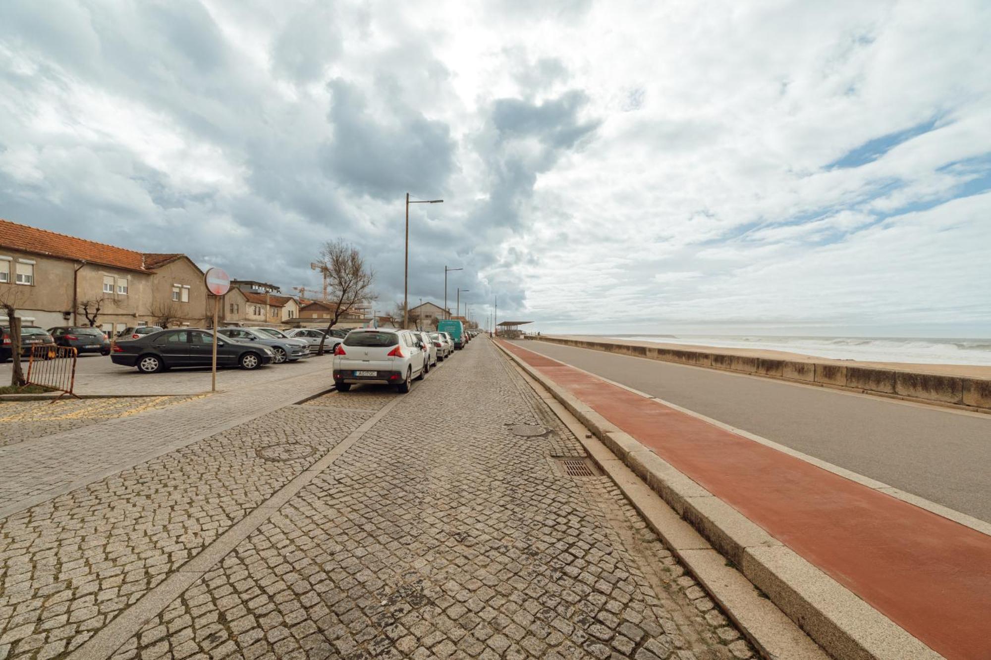Espinho Seawalk And Seaview By Vacationy Oporto