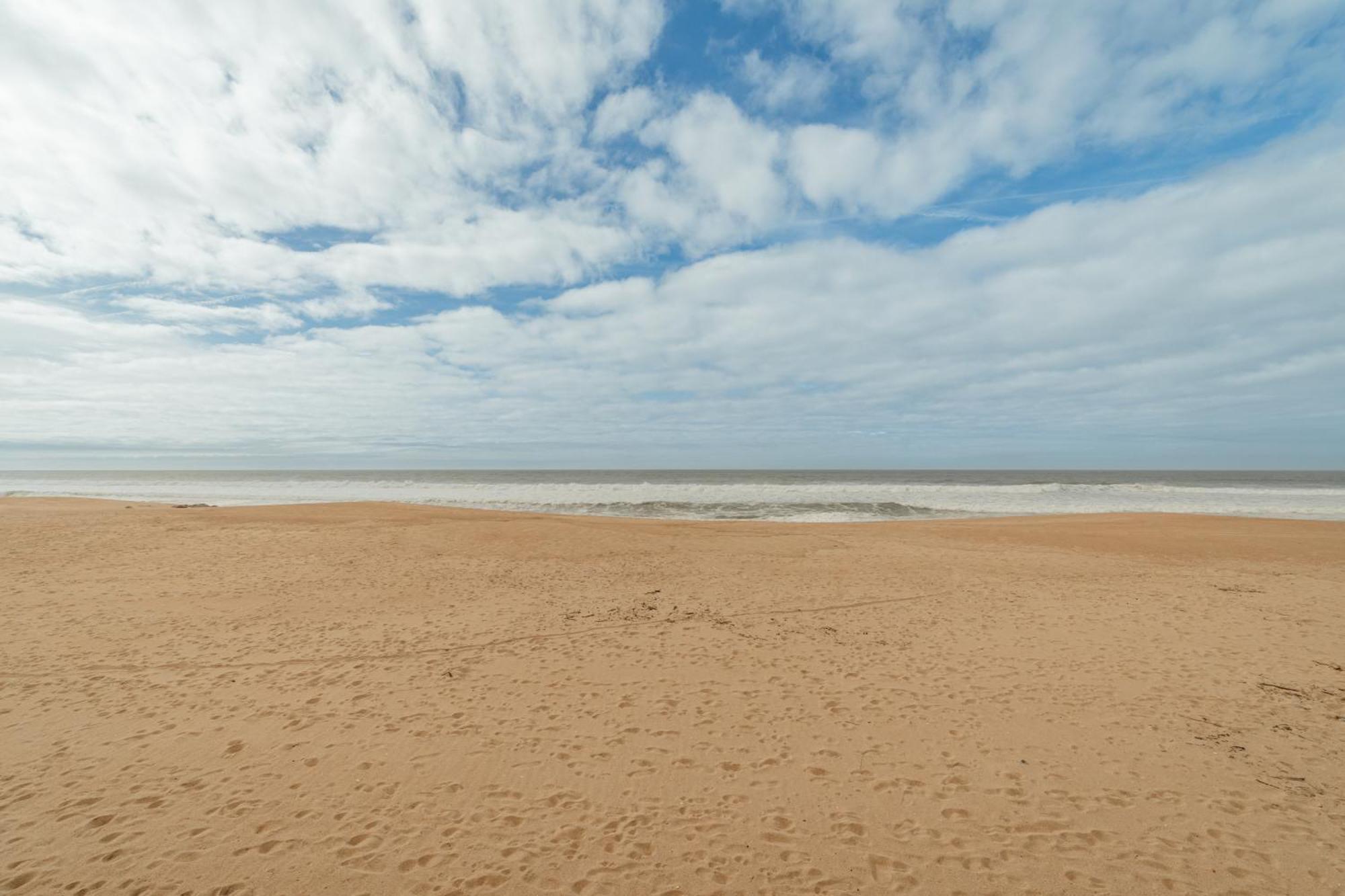 Espinho Seawalk And Seaview By Vacationy *