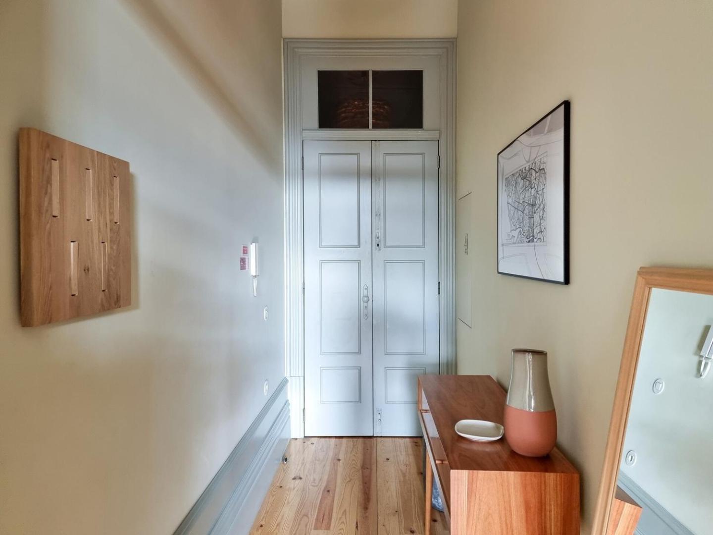 Apartamento Stunning Flat With Private Balcony In Center *