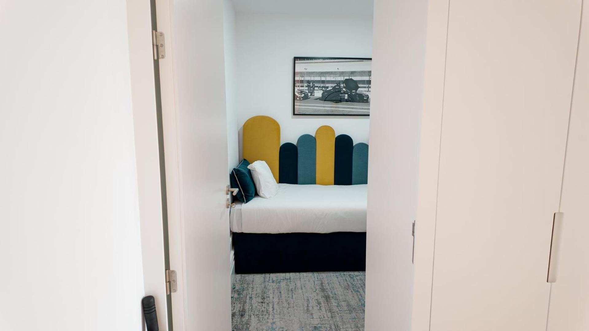 Great Flat W. Balcony On Iconic Pedestrian Street * Oporto