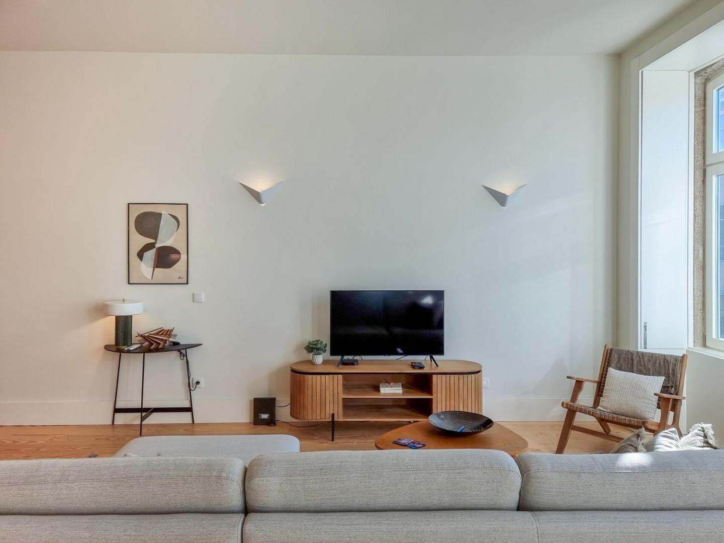 Apartamento Spacious Flat With Private Terrace And Shared Pool Porto