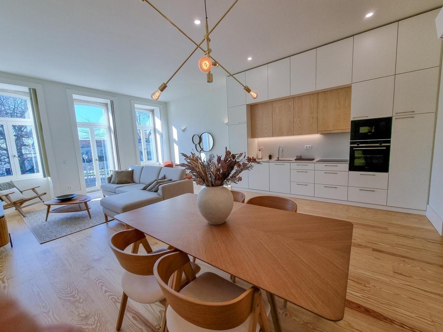 Spacious Flat With Private Terrace And Shared Pool Apartamento Porto