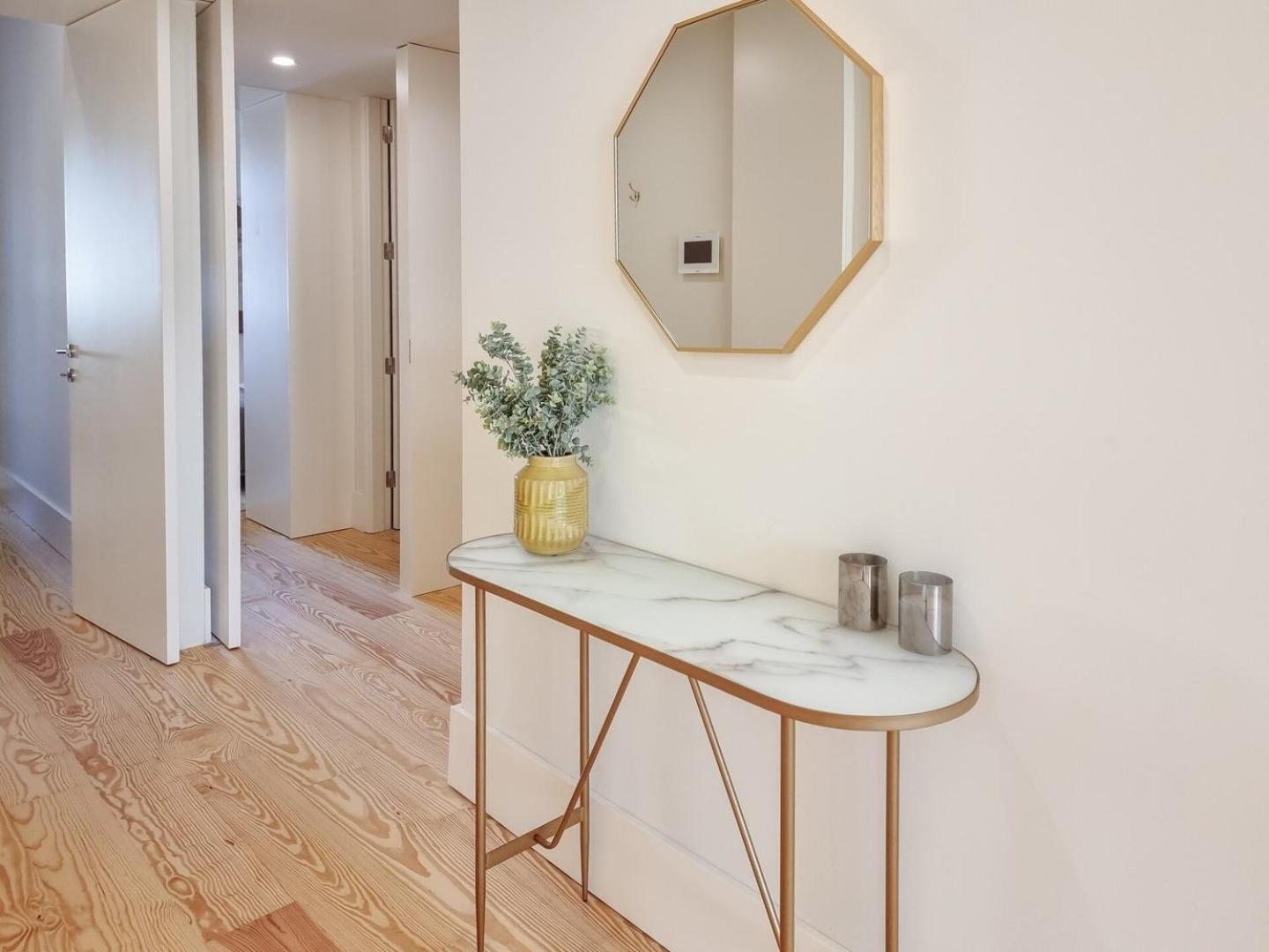 Spacious Flat With Private Terrace And Shared Pool Porto